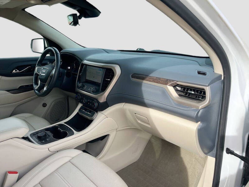 2022 GMC Acadia Denali