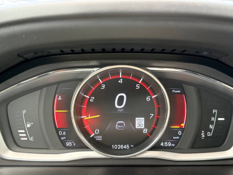 2016 Volvo XC60 T5 Drive-E Platinum