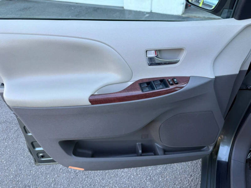 2014 Toyota Sienna