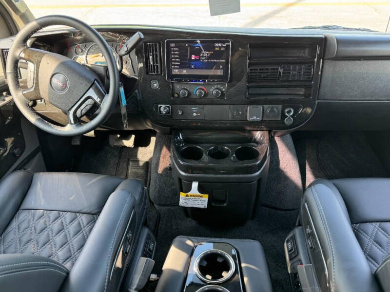 2026 GMC Savana 2500