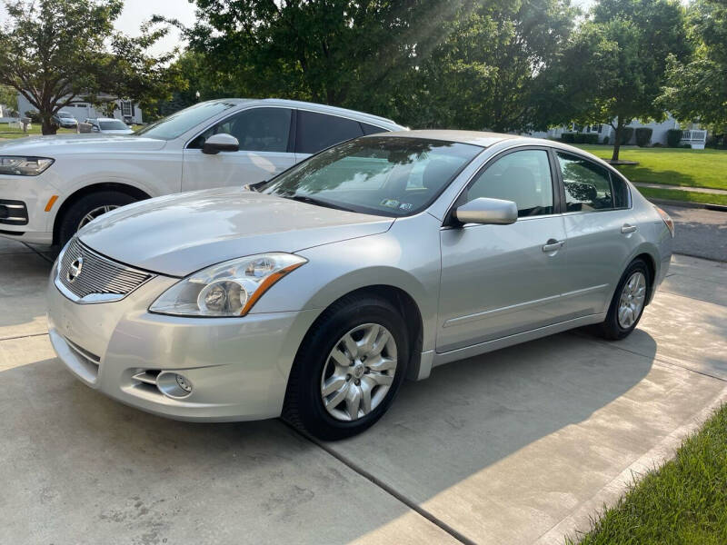 2010 Nissan Altima for sale at Via Roma Auto Sales in Columbus OH