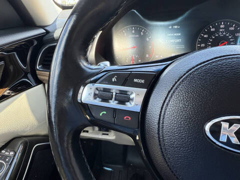 2017 Kia Cadenza Premium