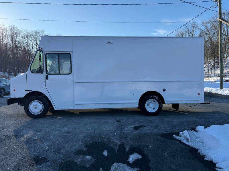 2021 Freightliner MT45 Chassis