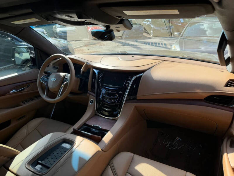 2017 Cadillac Escalade Platinum