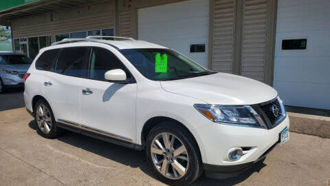 2013 Nissan Pathfinder for sale at North Metro Auto Sales in Cambridge MN