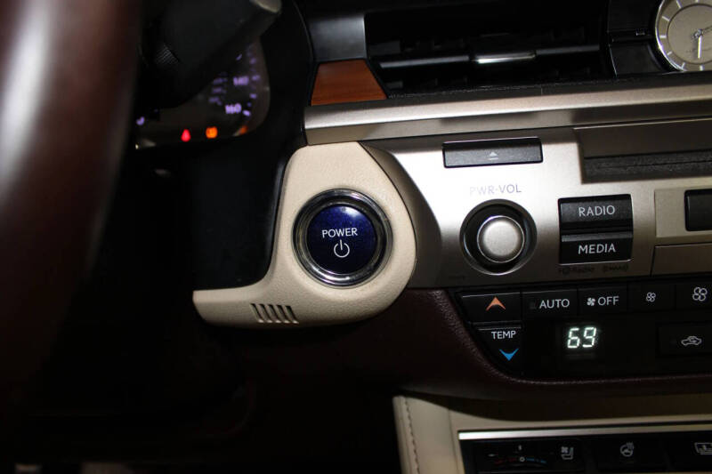 2016 Lexus ES 300h