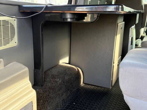 2006 Ford E-Series E-250 SD