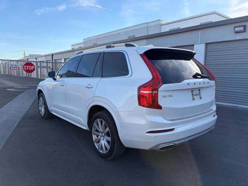 2017 Volvo XC90 T5 Momentum
