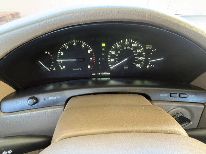 1995 Lexus LS 400