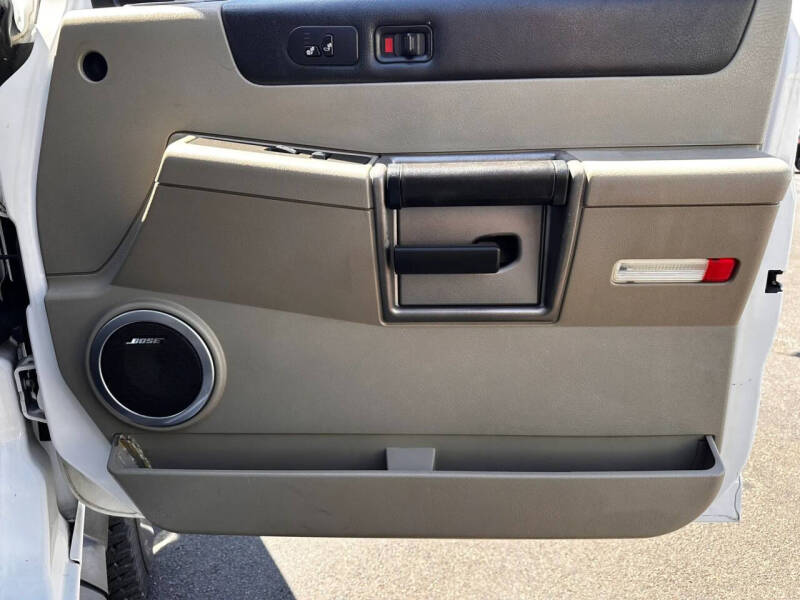 2004 HUMMER H2