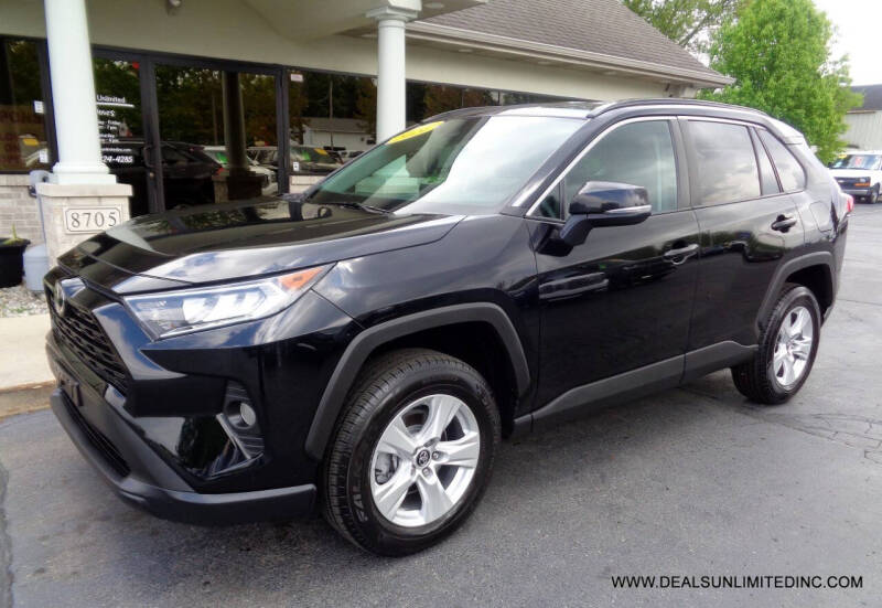 2021 Toyota RAV4 XLE's photo
