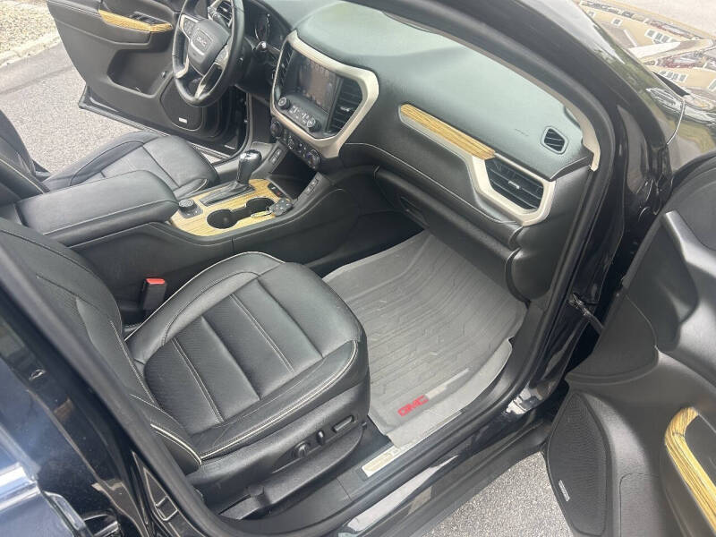 2017 GMC Acadia Denali