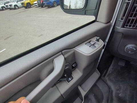 2025 Chevrolet Express 2500