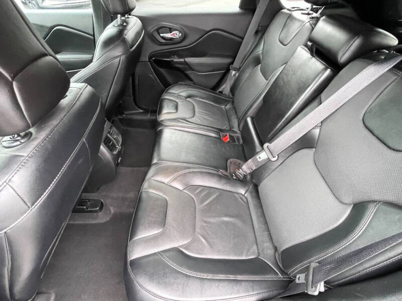 2023 Jeep Cherokee Altitude Lux