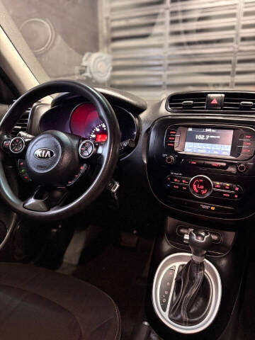 2017 Kia Soul +