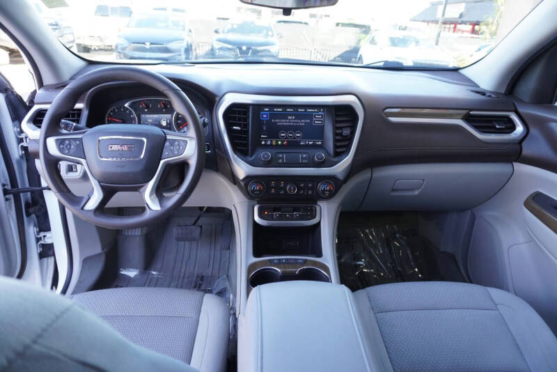 2022 GMC Acadia SLE