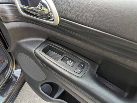 2019 Jeep Grand Cherokee Laredo