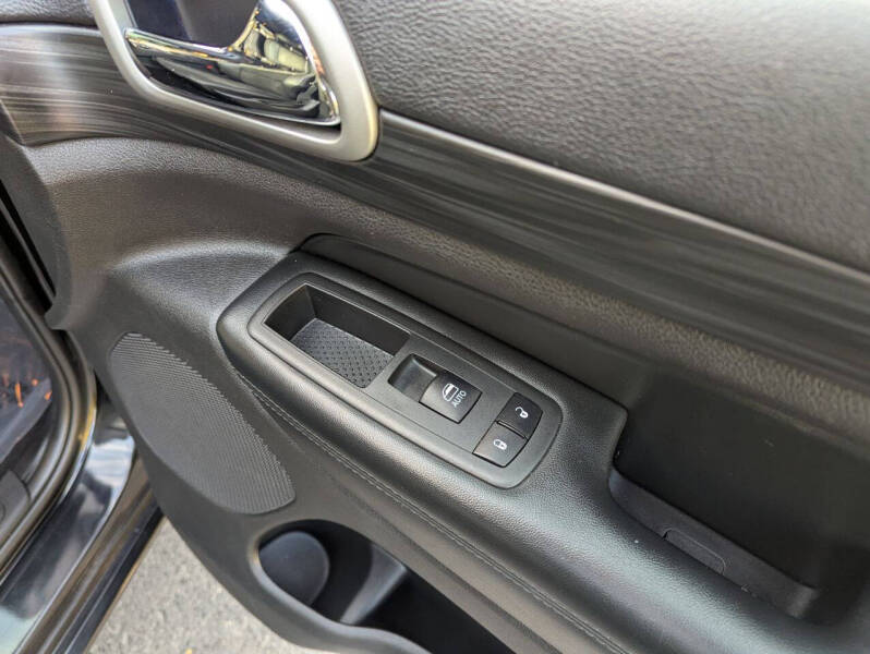 2019 Jeep Grand Cherokee Laredo