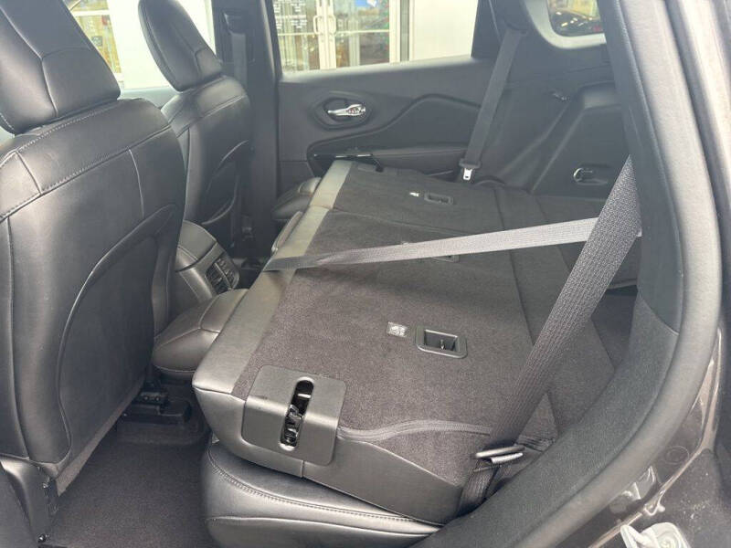 2023 Jeep Cherokee Altitude Lux