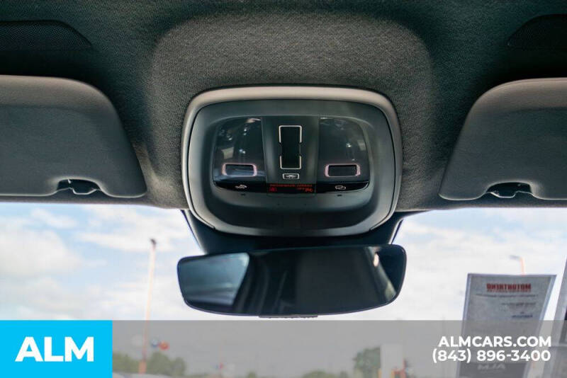 2023 Volvo XC40 B5 Plus Bright Theme