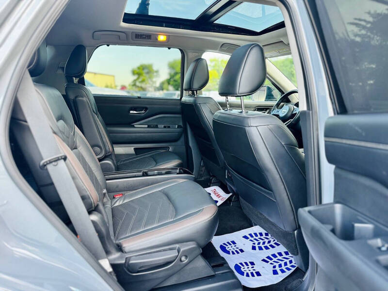 2022 Nissan Pathfinder Platinum