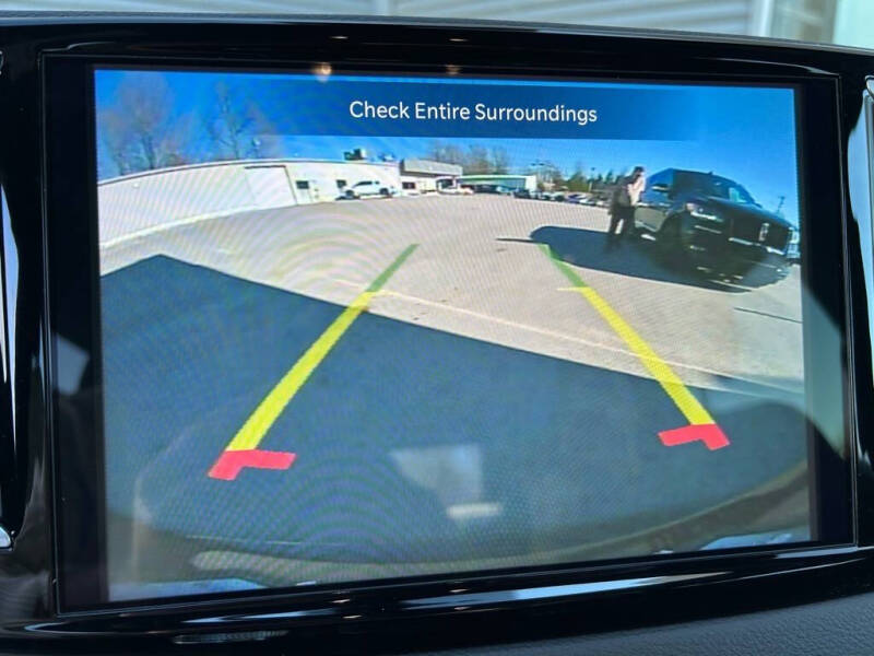 2025 Chrysler Voyager LX