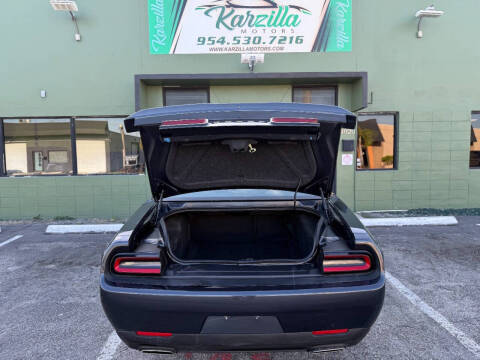 2019 Dodge Challenger SXT