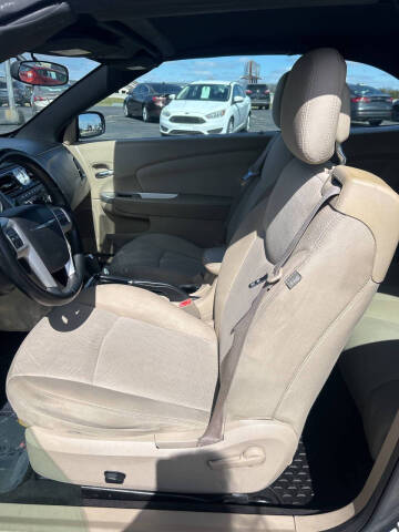 2013 Chrysler 200 Touring