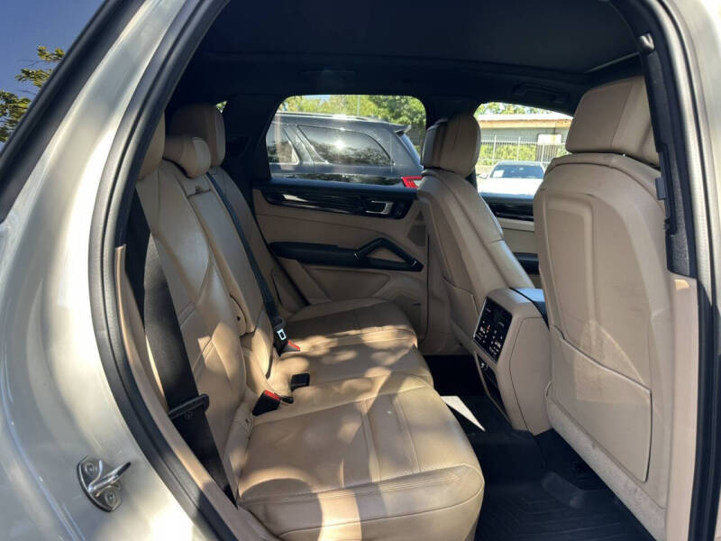 2023 Porsche Cayenne S