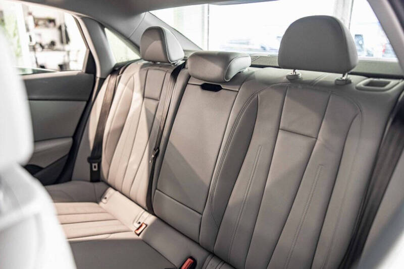 2019 Audi A4 quattro Premium Plus 45 TFSI