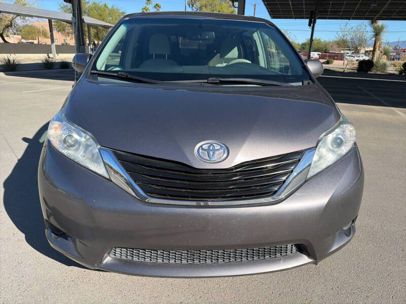 2014 Toyota Sienna LE 8-Passenger