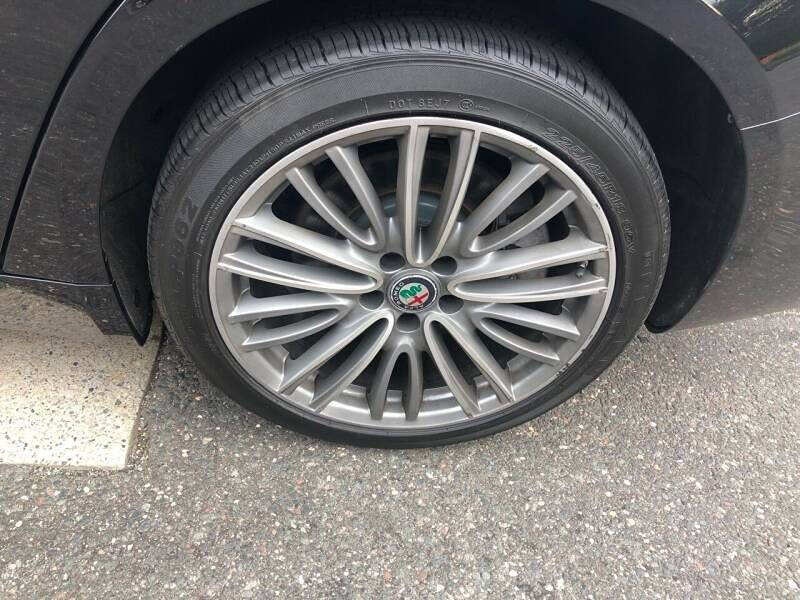 2017 Alfa Romeo Giulia Ti