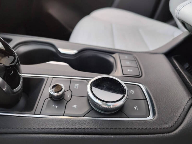 2025 Cadillac XT4 Sport