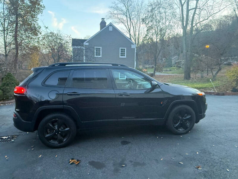 2016 Jeep Cherokee High Altitude photo 6