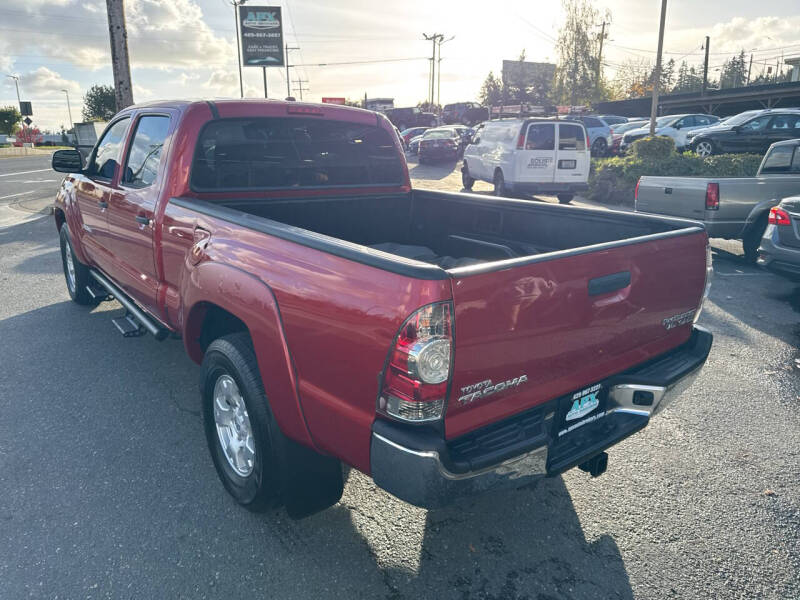 2010 Toyota Tacoma PreRunner V6 photo 2