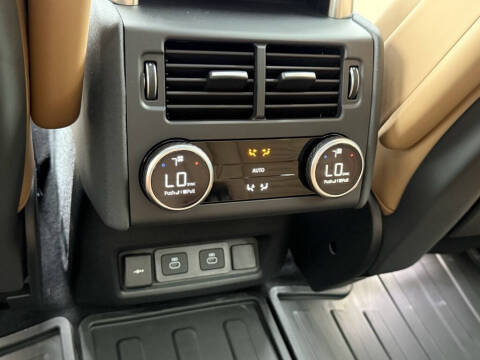 2025 Land Rover Discovery P300 Dynamic SE