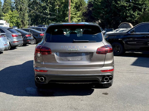 2016 Porsche Cayenne S E-Hybrid