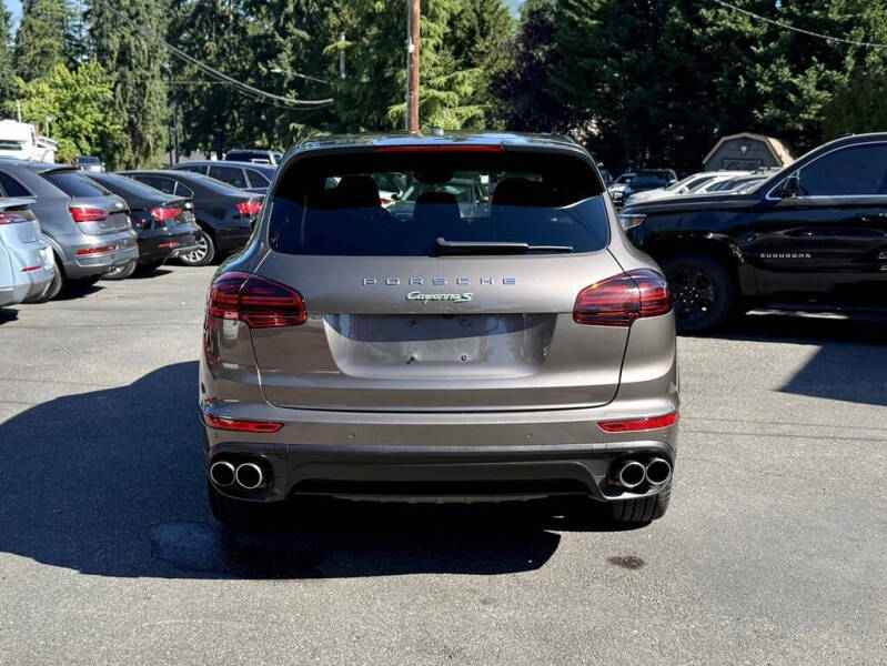 2016 Porsche Cayenne S E-Hybrid