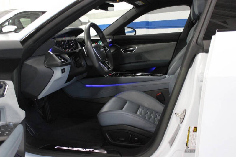 2023 Audi e-tron GT quattro Prestige