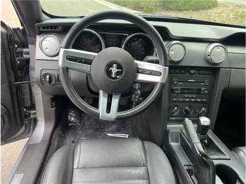 2006 Ford Mustang GT Deluxe