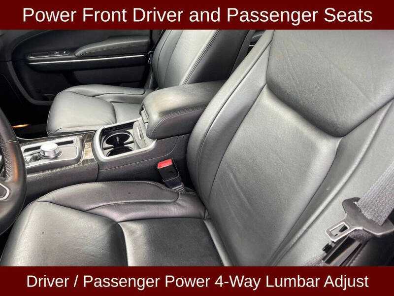 2016 Chrysler 300 Limited