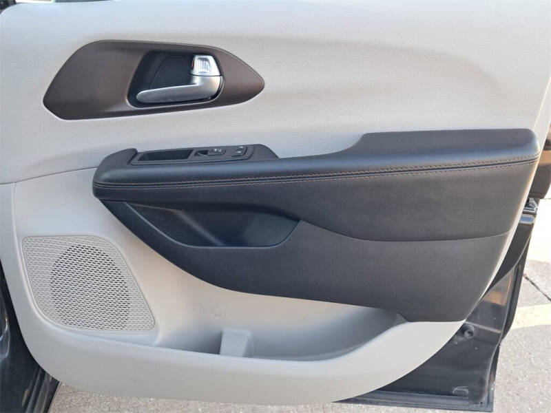 2017 Chrysler Pacifica Touring