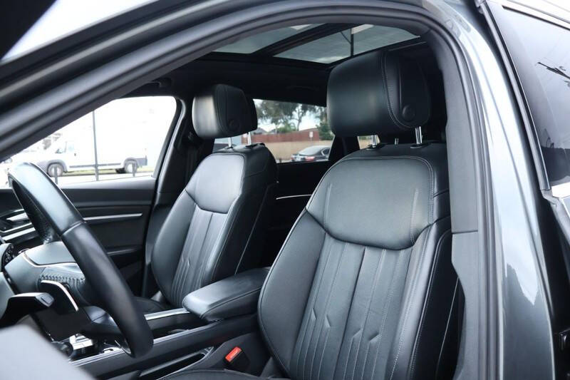 2019 Audi e-tron quattro Prestige