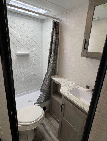 2022 Coleman Light 2455BH