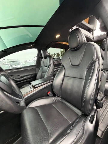 2023 Tesla Model X Standard Range