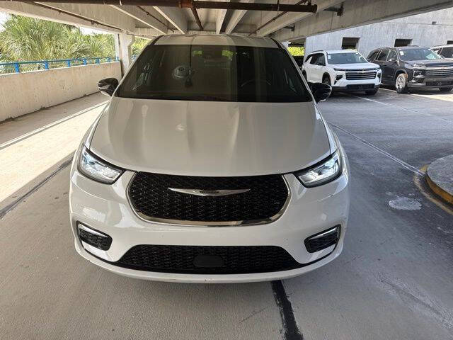 2024 Chrysler Pacifica Touring
