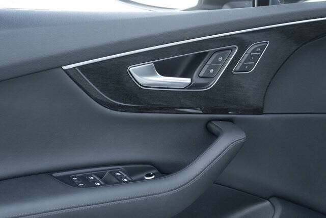 2023 Audi Q7 quattro Premium Plus 55 TFSI