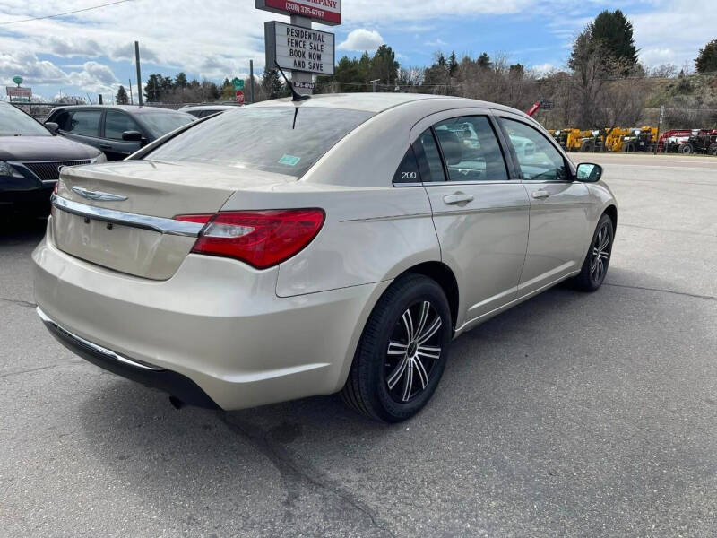 2013 Chrysler 200 Touring