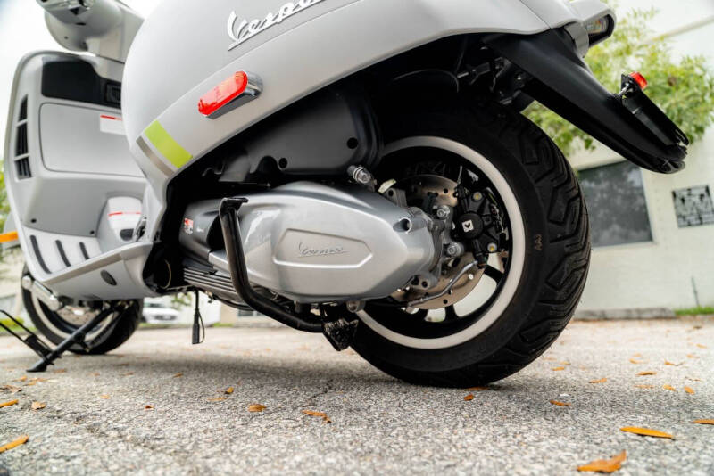 2023 Vespa 300