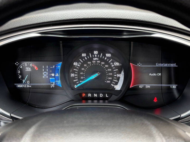 2020 Ford Fusion SE